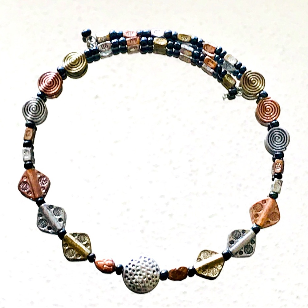Tricolor choker